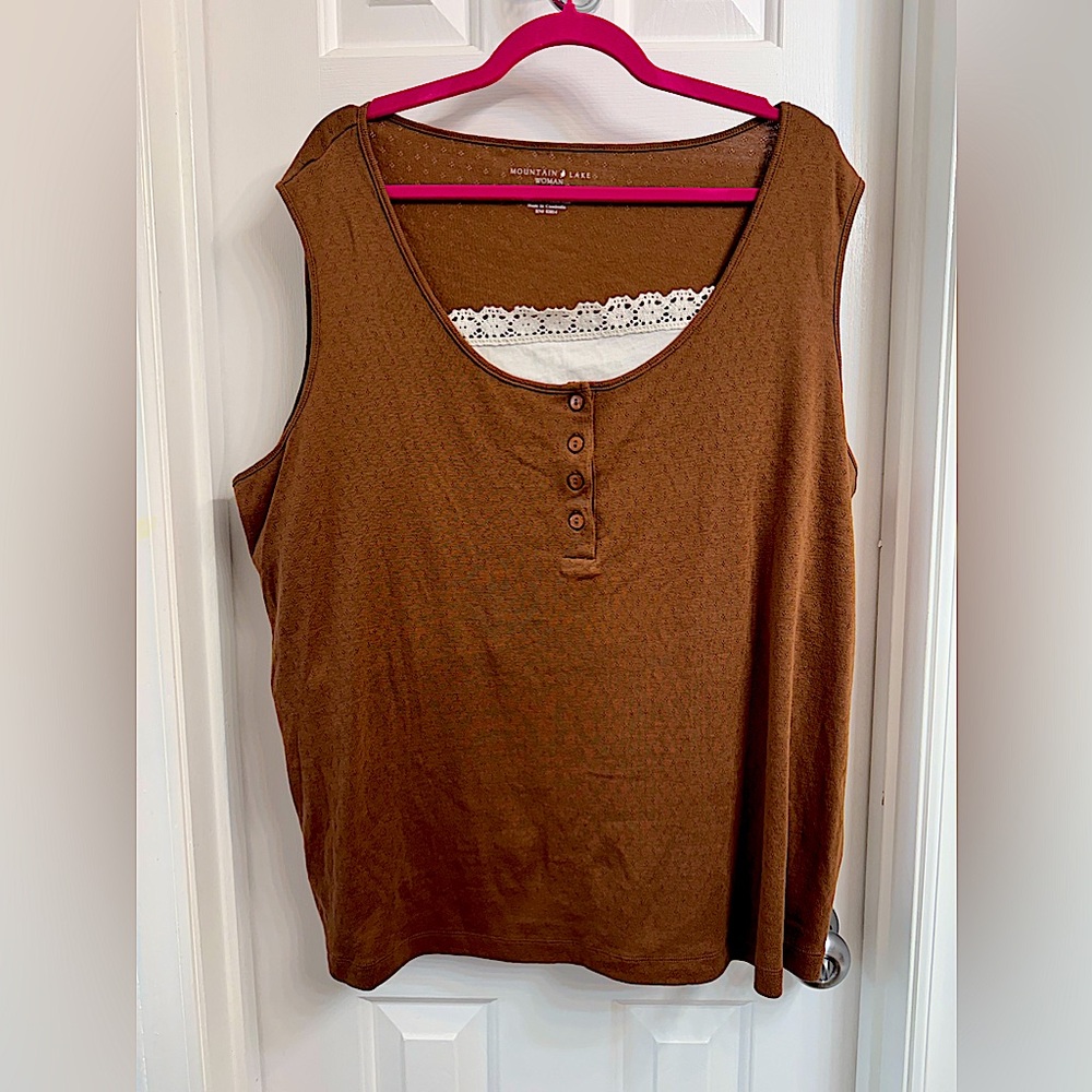 Mountain Lake Women’s Brown sleeveless top with cream lace insert, Size 3X